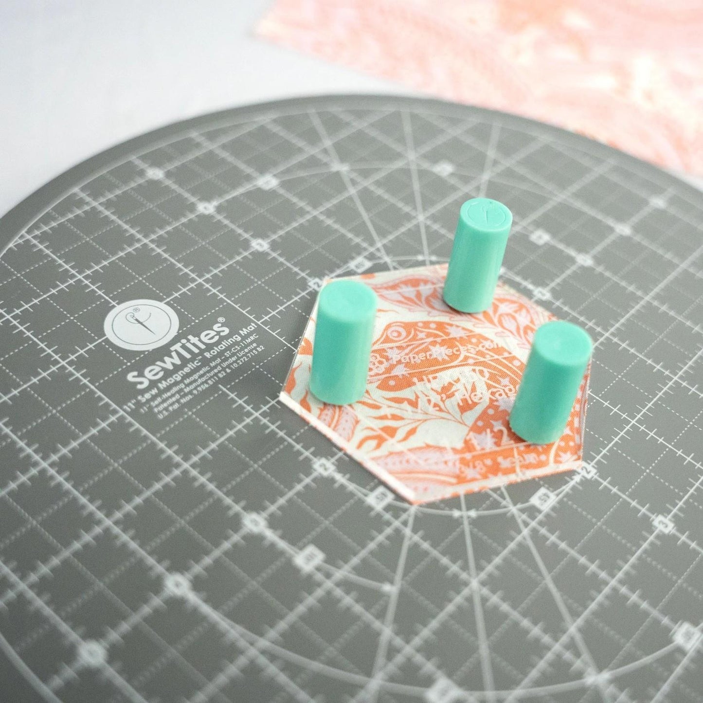Sew Magnetic 11in Rotating Self-Healing Cutting Mat